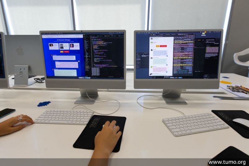 AI character chat interface and code from AI Agent Chatroom learning lab